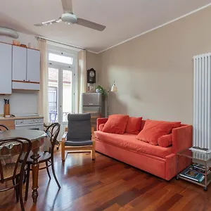 https://new-flat-in-downtown-orti-16.italymilanhotels.net